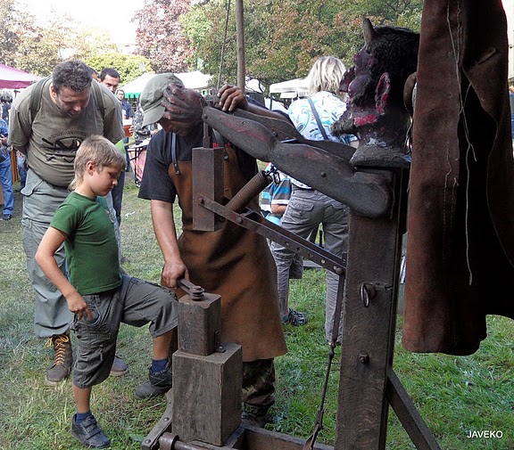 Nože 2011 - ražení mincí